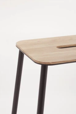Frama Adam Stool, 76 Cm, Oak - Matt Black -Fatboy Sales Store 1. Adam Black Oak Detail