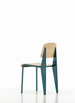 Vitra Standard Chair, Prouvé Bleu Dynastie - Oak -Fatboy Sales Store 5885730 Standard Bleu dynastie v fullbleed 1440x