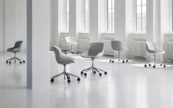 Normann Copenhagen Hyg Chair With 5 Wheels, Swivel, Aluminium - Synergy 16 13 Normann Copenhagen Hyg Chair With 5 Wheels, Swivel, Aluminium - Synergy 16 -Fatboy Sales Store 60402 Normann Copenhagen Hyg Chair Swivel 5W Gaslift Group 01