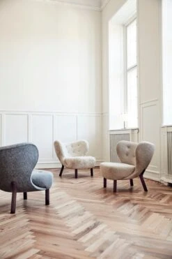 &Tradition Little Petra Lounge Chair, Hallingdal 130 - Walnut 13 &Tradition Little Petra Lounge Chair, Hallingdal 130 - Walnut -Fatboy Sales Store ATD 1306 Little Petra VB1 Sheepskin Moonlight Hallingdal 130 Karakorum 003