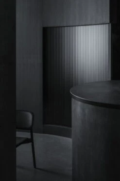 HAY Soft Edge 60 Chair, Soft Black -Fatboy Sales Store Burnside Restaurant Tokyo 2021 Soft Edge 60 black 3