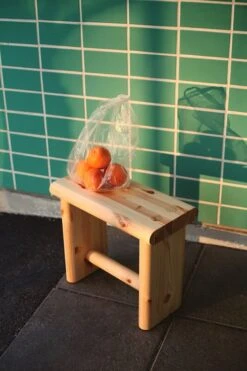 Vaarnii 002 Ast Stool, Pine -Fatboy Sales Store FDS Vaarnii Kampanja 1 HKMononen