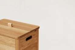 Form & Refine A Line Laundry Box, Oak -Fatboy Sales Store FR A Line Loundry box oak detail lid closed