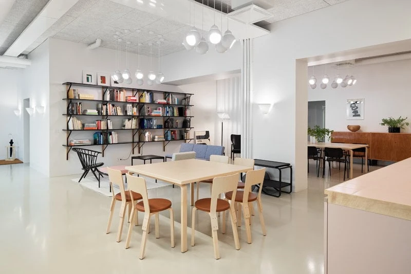 Artek Aalto Tea Trolley 901, All Black 7 Artek Aalto Tea Trolley 901, All Black - Image 5