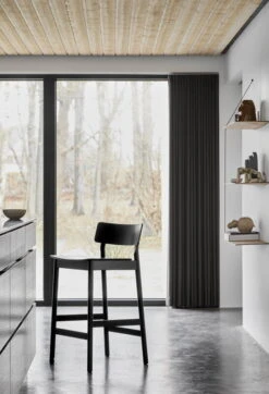 Woud Pause Bar Stool 2.0, 75 Cm, Black -Fatboy Sales Store WOUD SS22 PAUSE COUNTER CHAIR STEDGE HIBO ARKIV