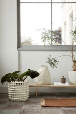 Ferm LIVING Kona Display Table, Oak -Fatboy Sales Store fermLIVING AW21 CeramicBasketXLOffWhite KonaDisplayTable UraScentedCandleBurnedSienna image